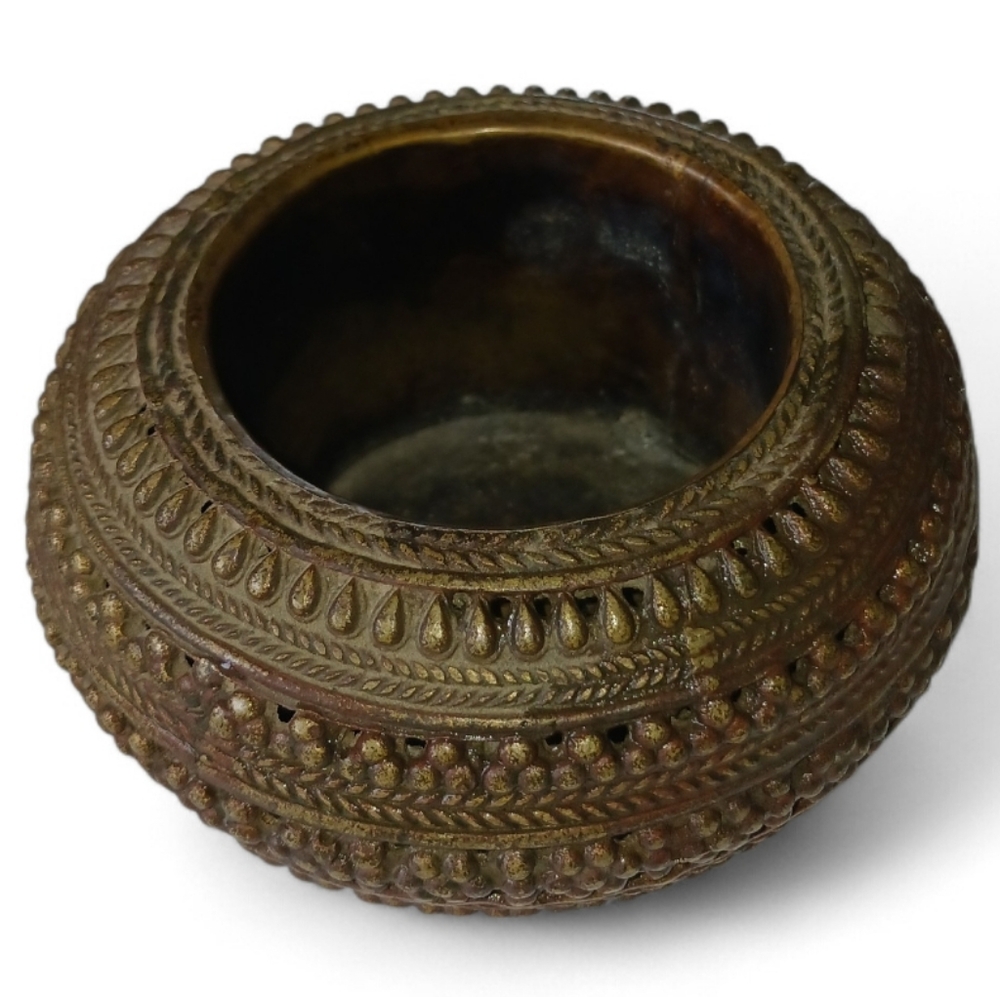 Vintage Brass Omani Bedouin, North African, or Indian tribal metalware Bowl.